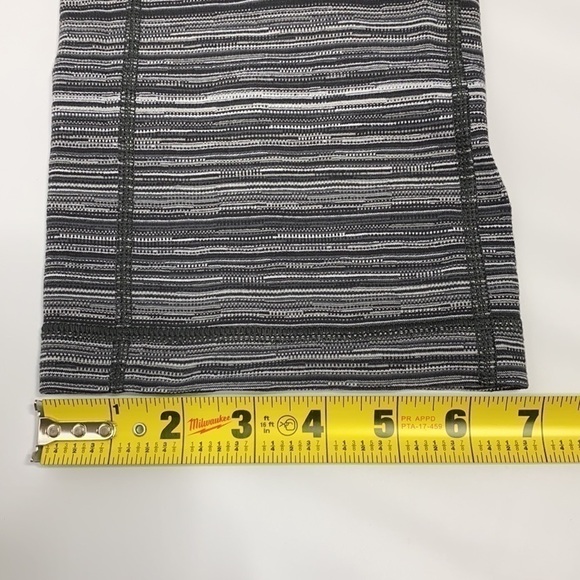 Lululemon Gather & Crow Crop II Capri 6 - Picture 9 of 10